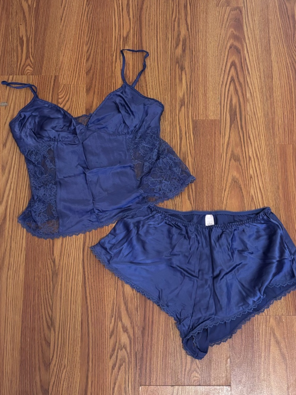 Vintage Victoria’s Secret 100% silk nightie set